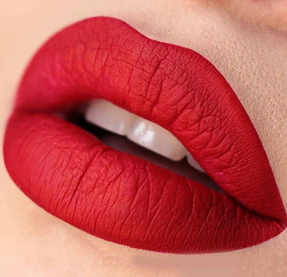 Rouge à Lèvres 5-en-1: Couleur et Soin